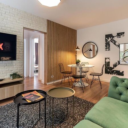 Downtown Retreat: Spacious 2-Br By Unirii Square Bukurešť Exteriér fotografie