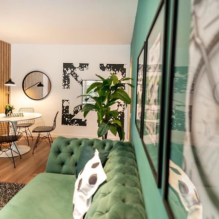 Downtown Retreat: Spacious 2-Br By Unirii Square Bukurešť Exteriér fotografie