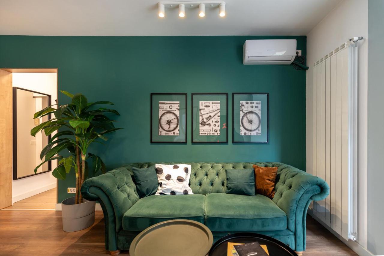 Downtown Retreat: Spacious 2-Br By Unirii Square Bukurešť Exteriér fotografie