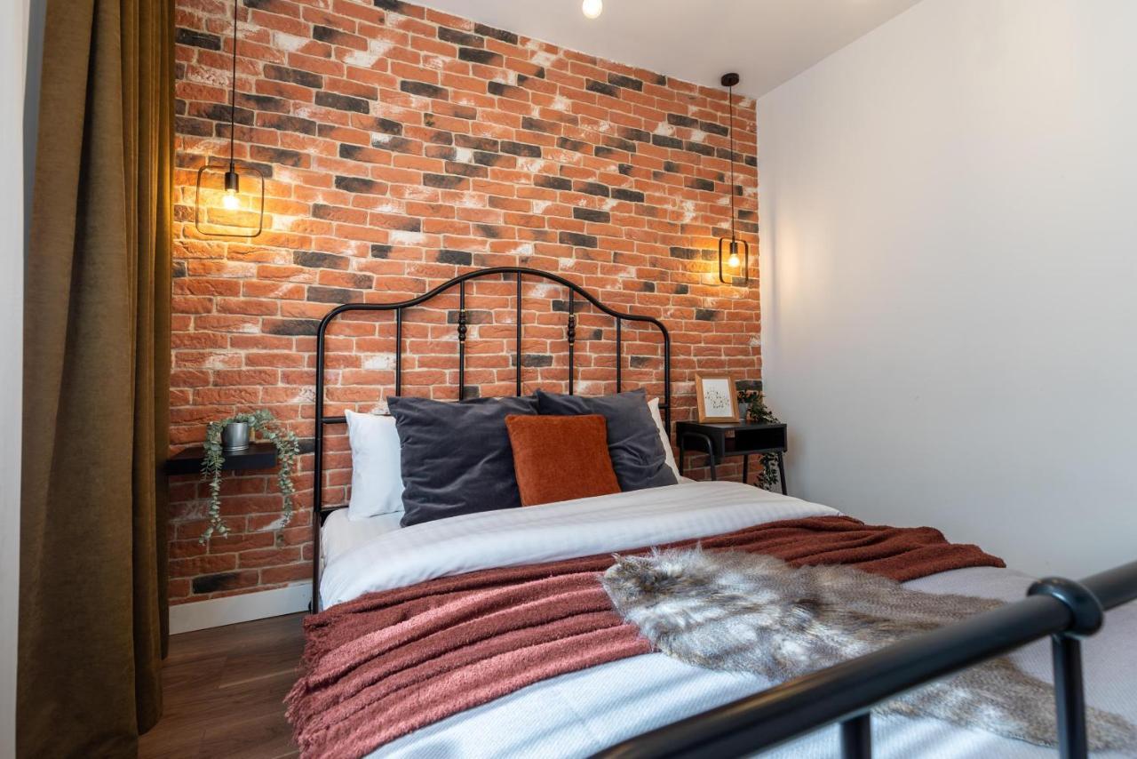 Downtown Retreat: Spacious 2-Br By Unirii Square Bukurešť Exteriér fotografie