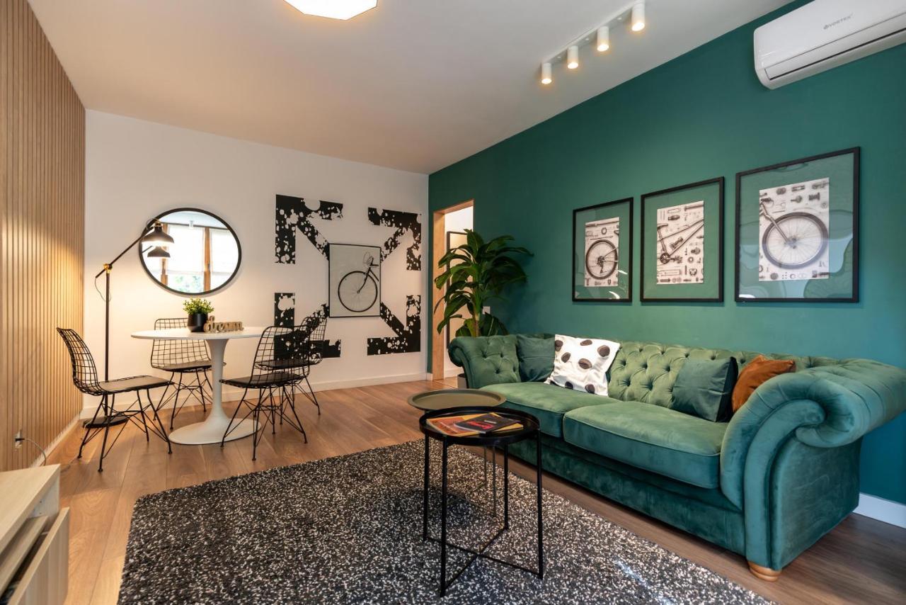 Downtown Retreat: Spacious 2-Br By Unirii Square Bukurešť Exteriér fotografie
